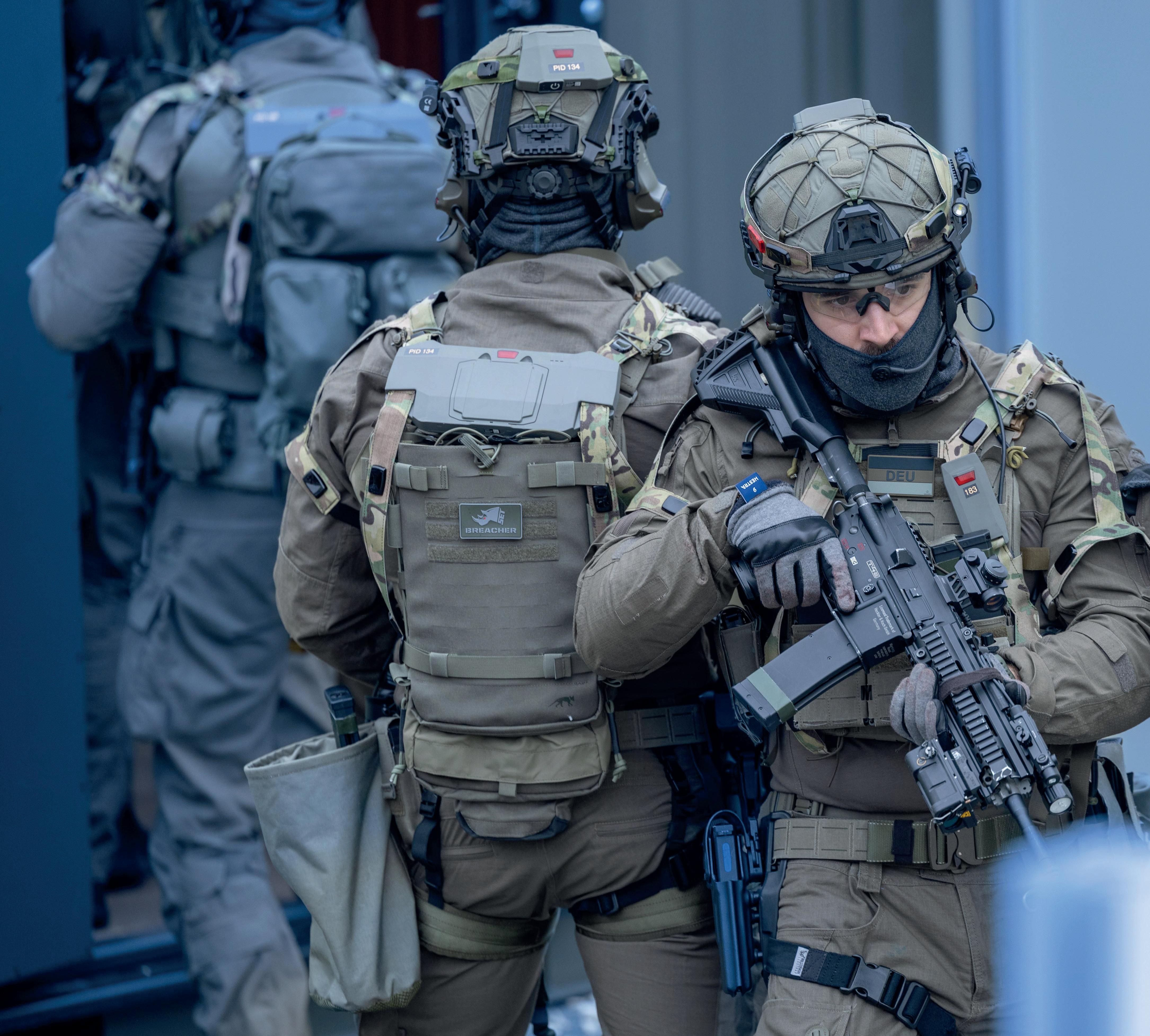 Im Enforce Tac Village werden vielfältige Aspekte des Themas Sicherheit greifbar aufgezeigt. Realistisch und professionell.