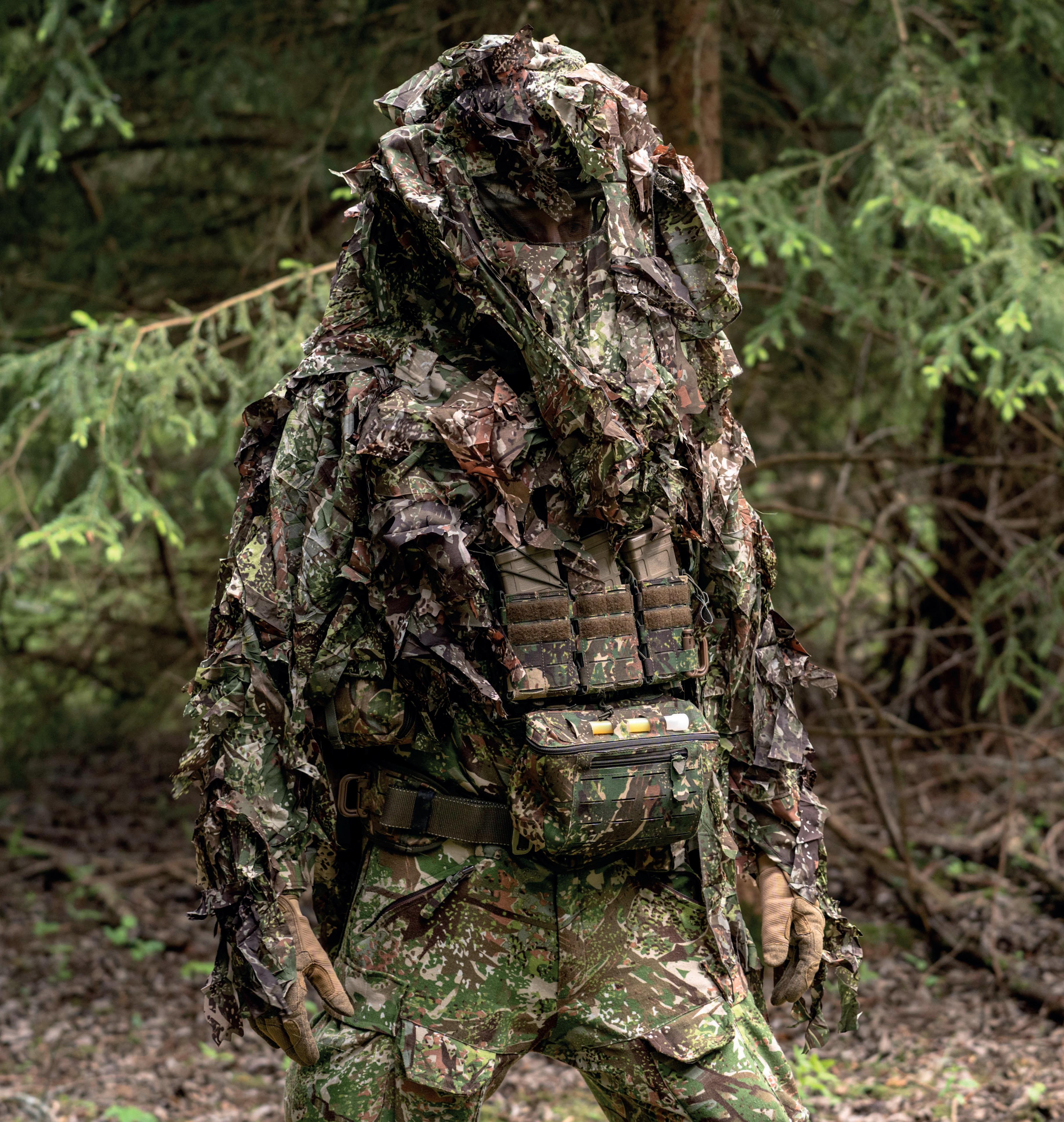 Das Multi-Cover von GHOSTHOOD schützt Soldaten leicht anwendbar, aber effizient und multispektral vor Ausspähung