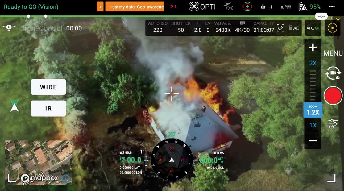 Dank des Live-Streams, der automatisch gespeichert wird, erhalten die Leitzentrale und die Einsatzkräfte vor Ort jederzeit ein umfassendes Lagebild.