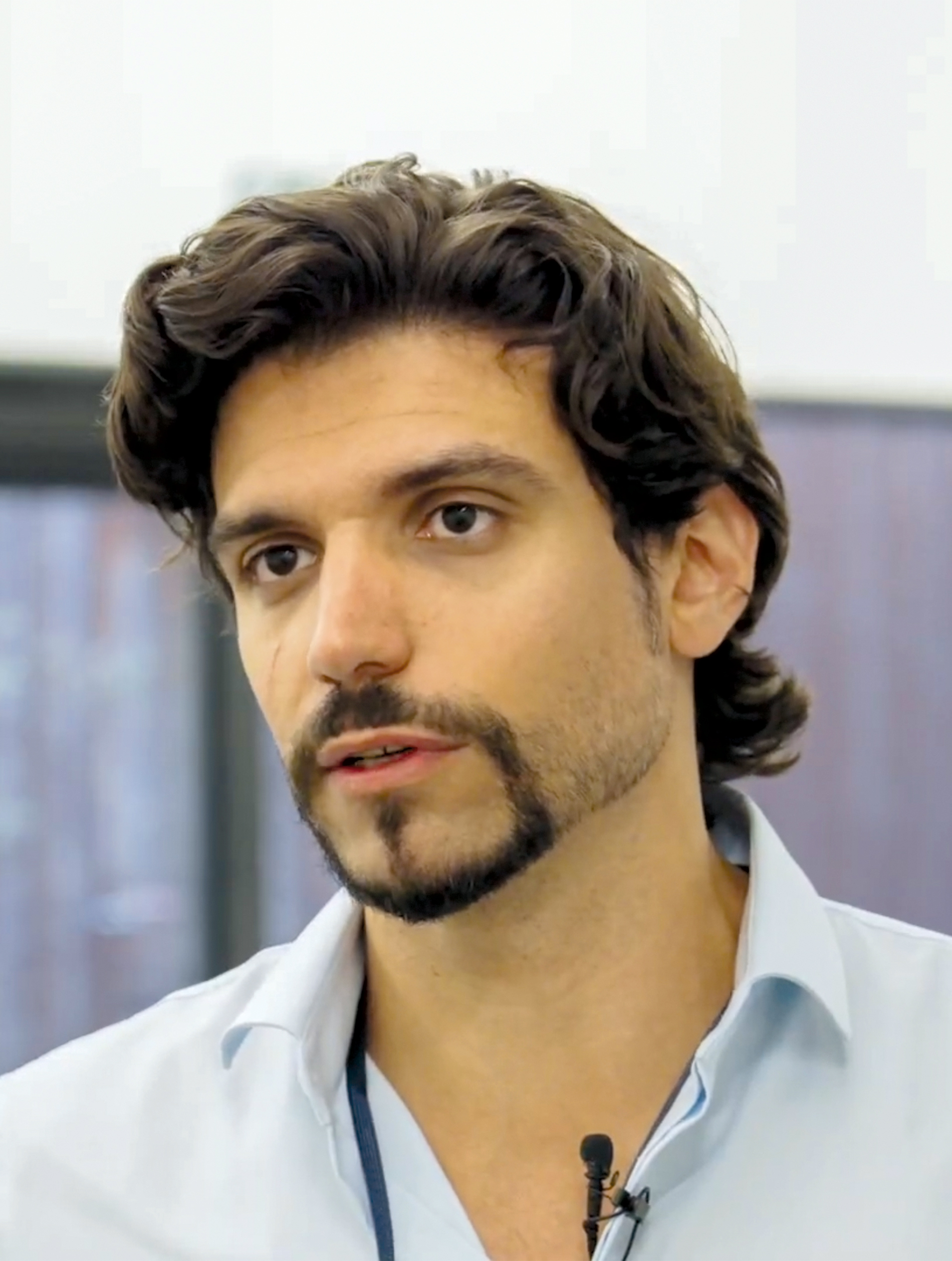 Georg Hauzenberger, CEO von sureVIVE: «Grenzen, aufgrund derer Einsatzkräfte kooperierender Rettungsorganisationen nicht dasselbe Lagebild haben, müssen eingerissen werden. Das Projekt SEDH führt zur ’Demokratisierung des Rettungswesens’ – zum Vorteil aller, die darin mitwirken.»