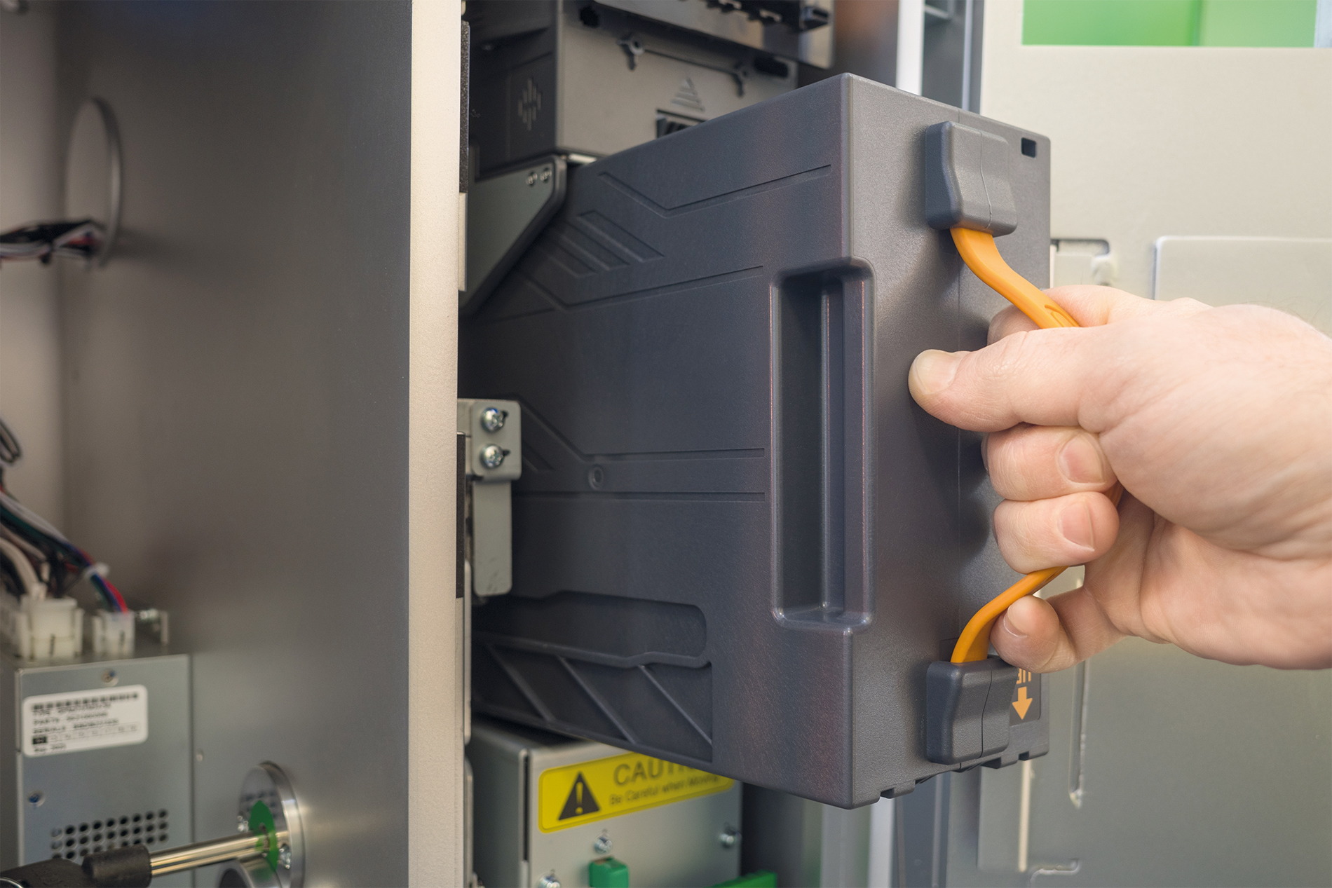 Würden Banken die Identifikationsnummern aller Geldscheine, die sie in ihre Bankomaten laden, erfassen, könnten bei Bankomat&shy;sprengungen erbeutete Banknoten nachverfolgt werden.