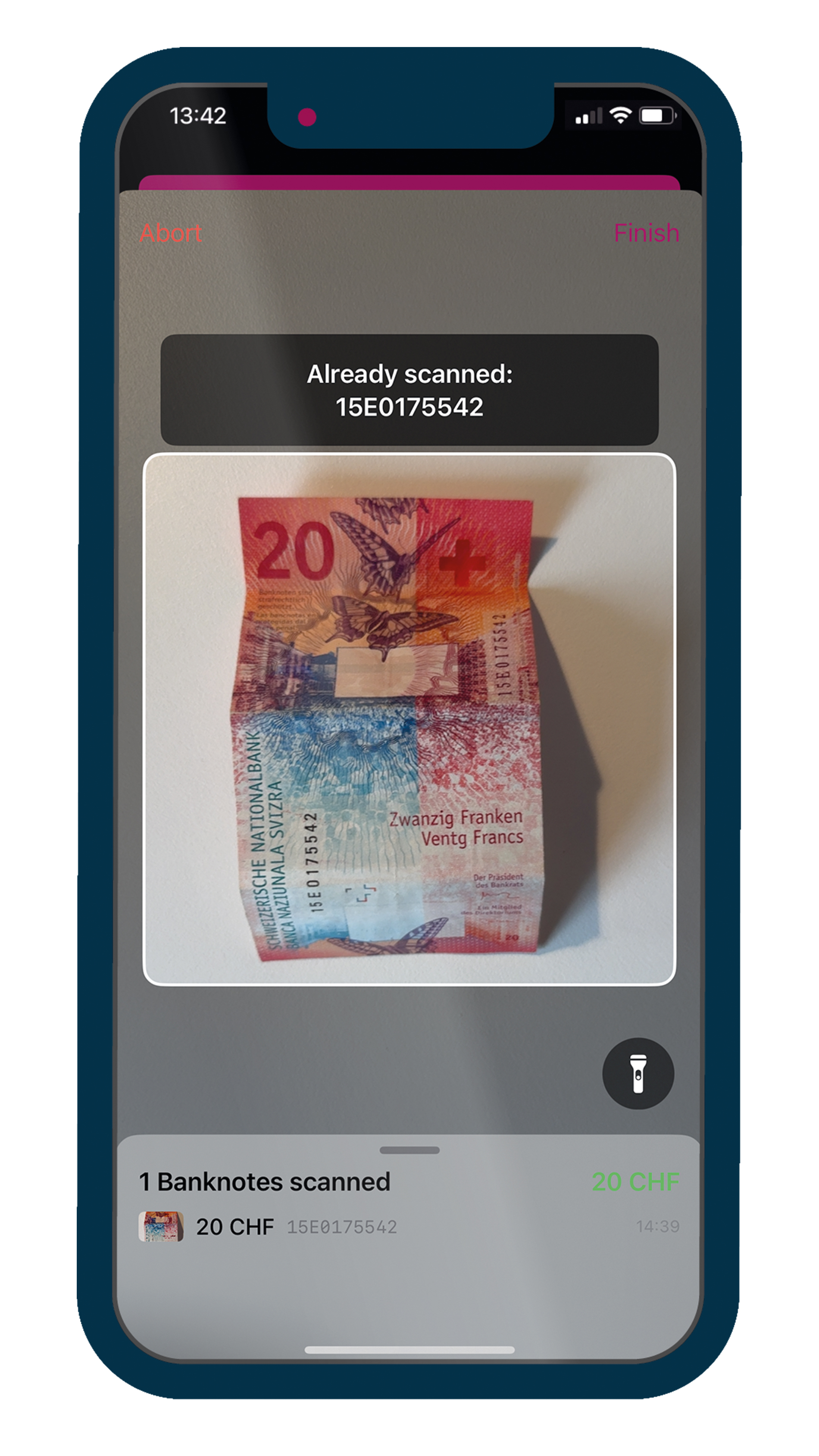 BANKNOTE SCANNER» erkennt die Währung und Notation von Banknoten automatisch, fotografiert die Scheine und erfasst ihre Identifikationsnummer.
