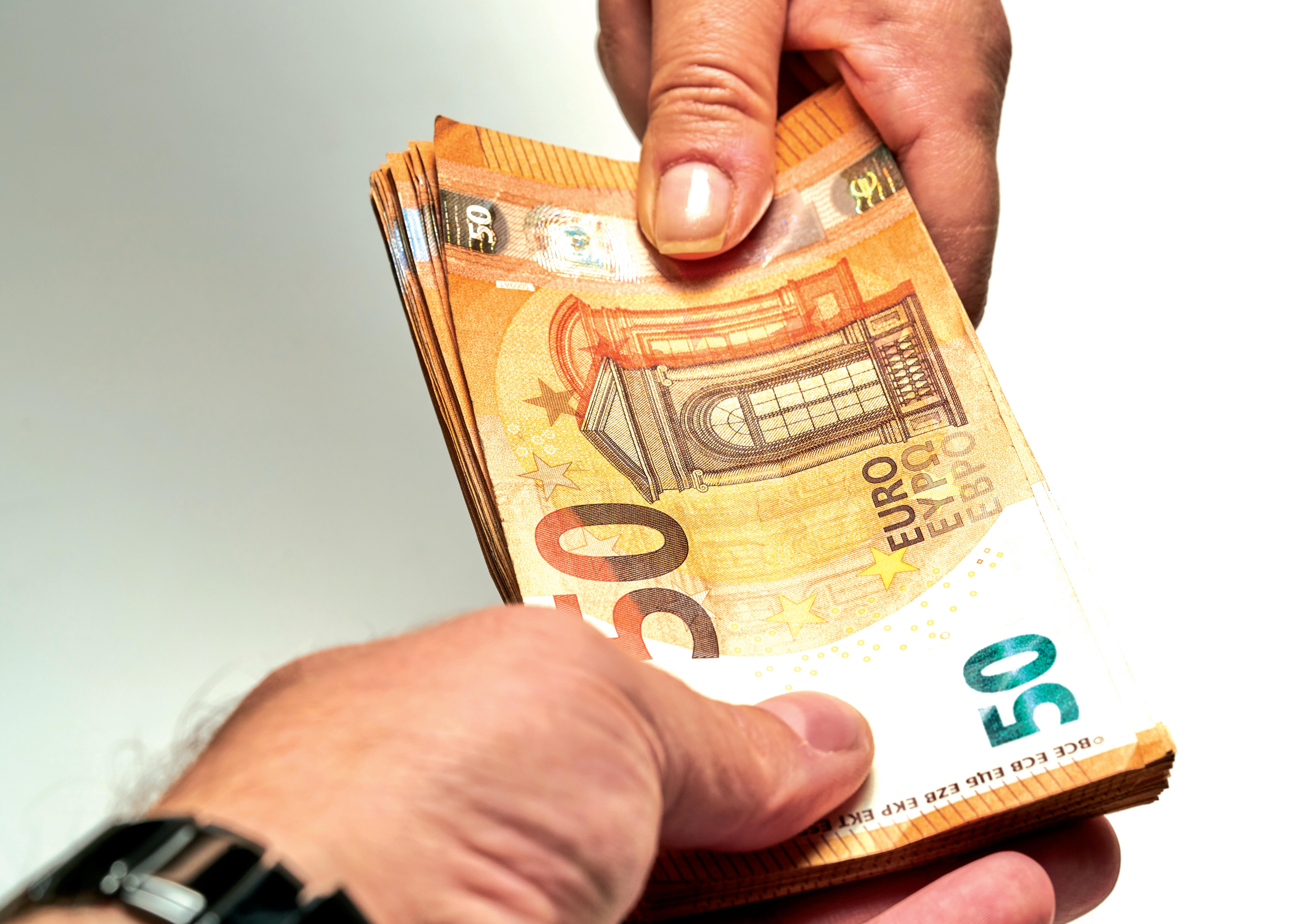 Soyez vigilant lorsque vous acceptez des billets de 20 et 50 euros. Ces derniers en particulier sont souvent contrefaits.