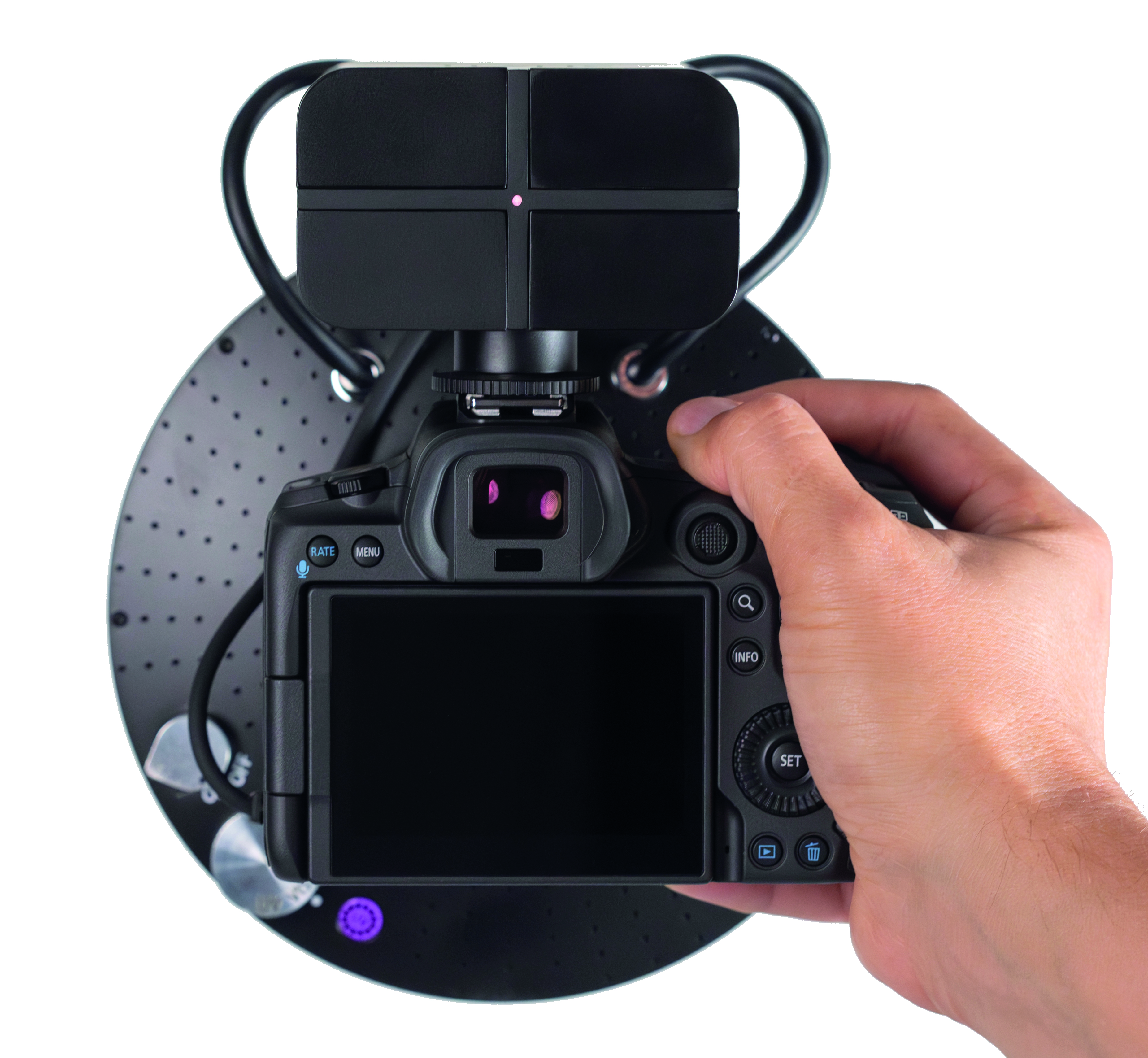 Das System nutzt die hohe Auflösung der Canon R5, ist sehr kompakt und leicht und daher ausserordentlich handlich.