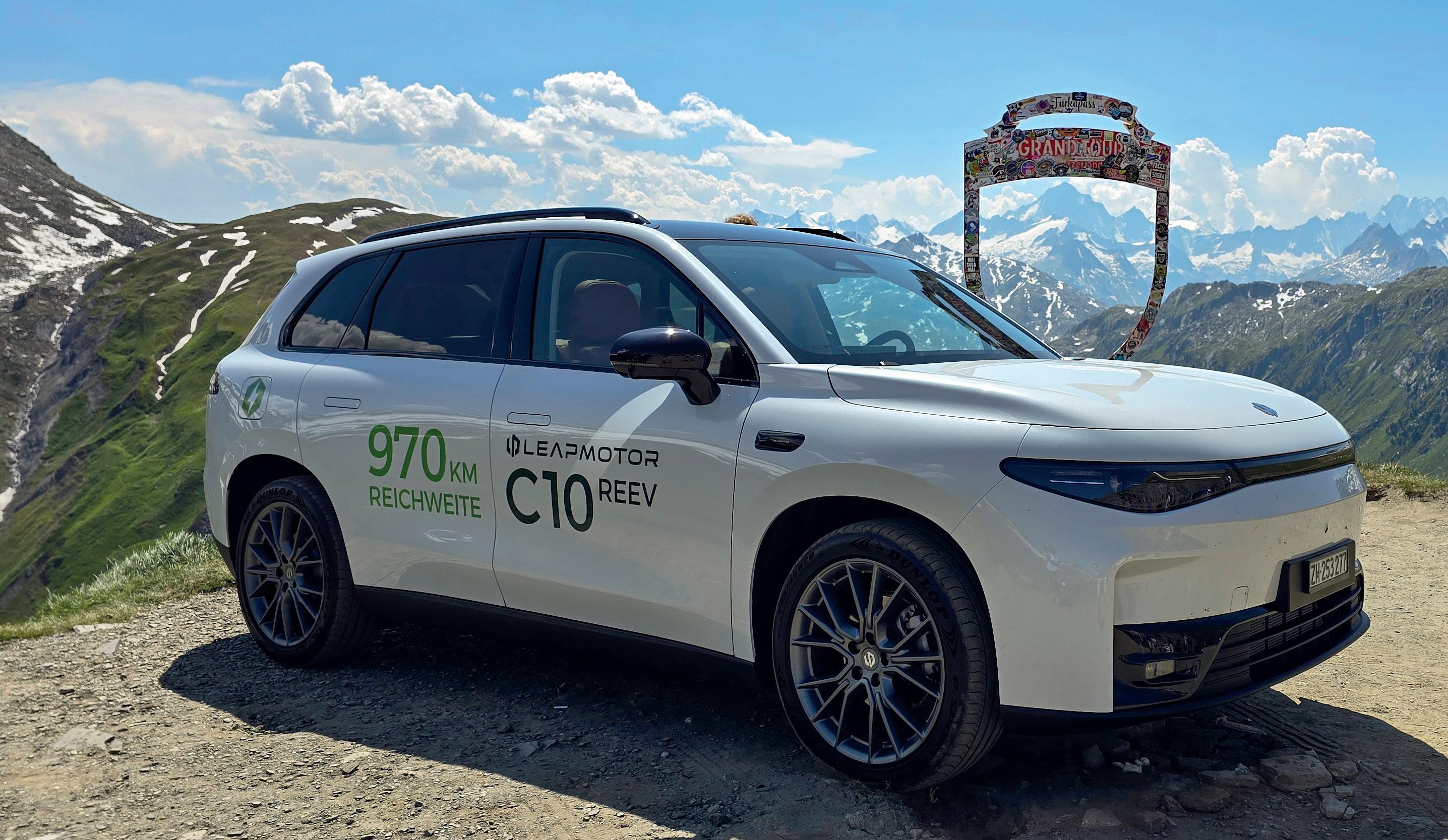 Gipfelstürmer: Der Leapmotor C10 REEV hat uns auf dem Weg ins Wallis begleitet – und in vielerlei Hinsicht sehr positiv überrascht.