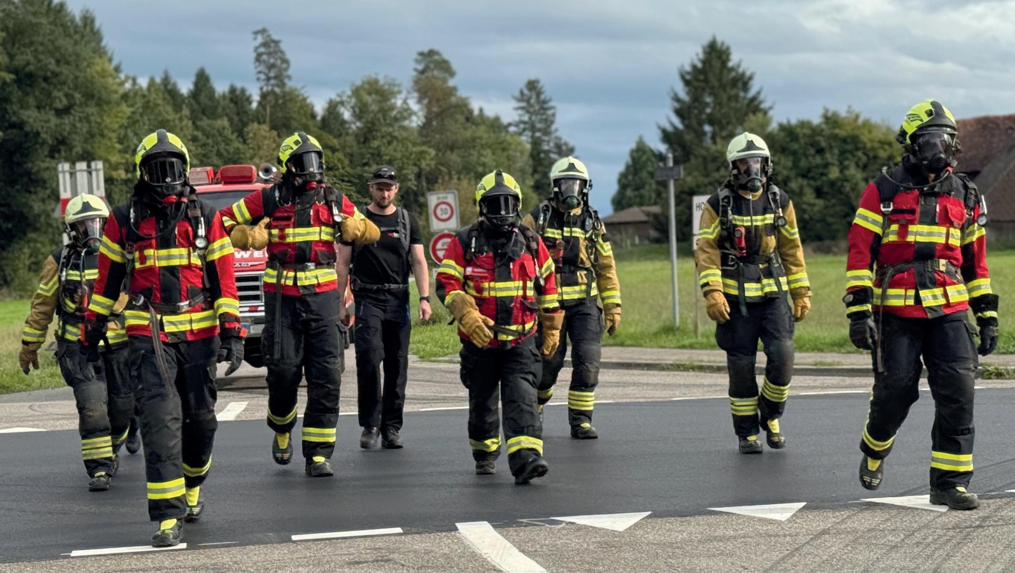 Sur le parcours, des membres de différentes casernes de pompiers ont accompagné les marcheurs. « Un soutien formidable qui nous a motivés », se réjouissent les marcheurs.
