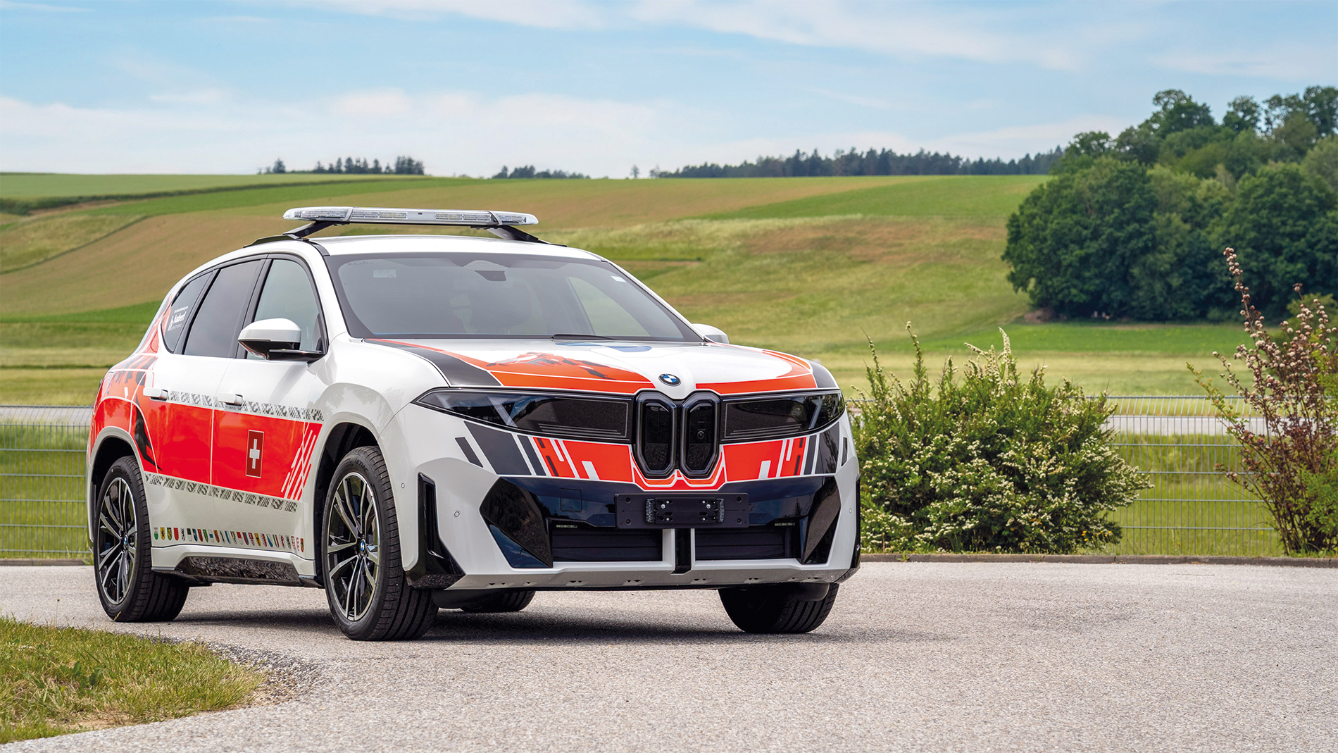 Soll bis zu 805 Kilometer weit stromern: der zum Polizeieinsatzfahrzeug aufgerüstete BMW iX3 50 xDrive.