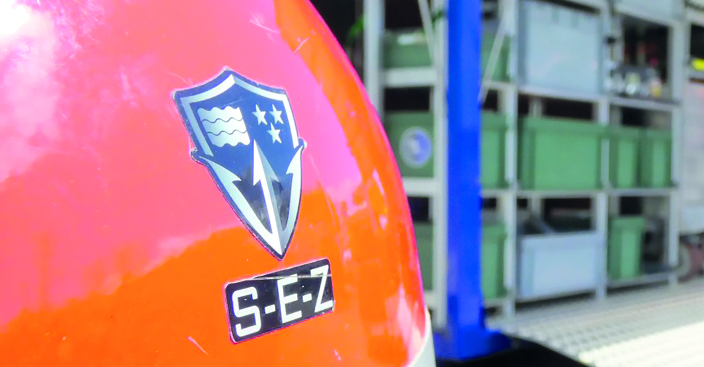 Les membres de la section d’intervention rapide (SEZ) arborent son logo avec fierté.